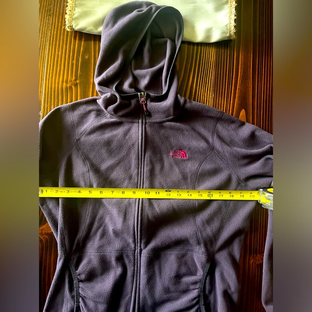 Gently used North Face Zip up fleece-Large